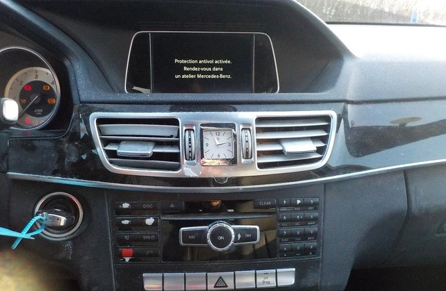 Mercedes-Benz Klasa E cena 25900 przebieg: 305787, rok produkcji 2015 z Łochów małe 667